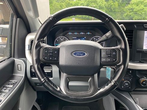 Certified 2024 Ford F250 XLT w/ Snow Plow Prep Package AWD/4WD image 16
