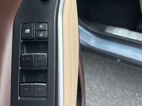 Used 2021 Toyota Highlander Platinum AWD/4WD image 15
