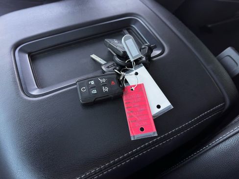 Used 2020 GMC Yukon SLT w/ Value Plus Edition image 34