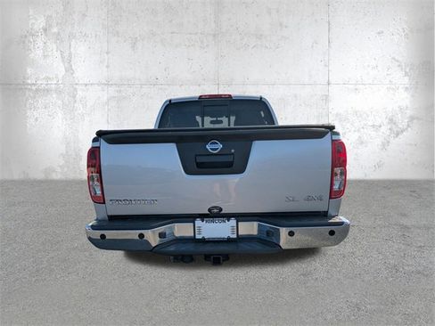 Used 2019 Nissan Frontier SL image 5