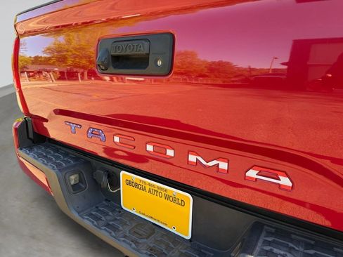 Used 2016 Toyota Tacoma TRD Sport w/ Towing Package image 16