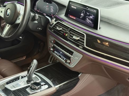 Used 2022 BMW 750i xDrive w/ Luxury Rear Seating Package image 30