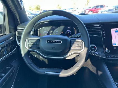 Used 2022 Jeep Wagoneer Series III w/ Premium Group I image 10