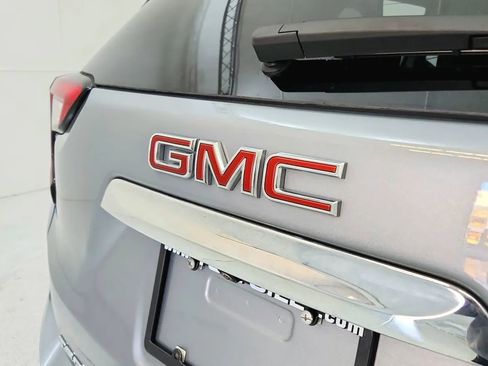 Used 2023 GMC Terrain SLT image 16