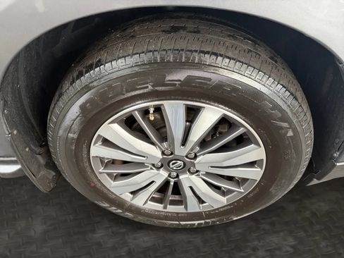 Used 2017 Nissan Pathfinder SL AWD/4WD image 40