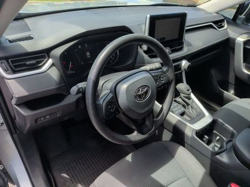 Used 2025 Toyota RAV4 LE AWD/4WD image 18