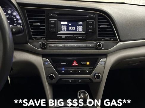 Used 2018 Hyundai Elantra SE FWD image 27