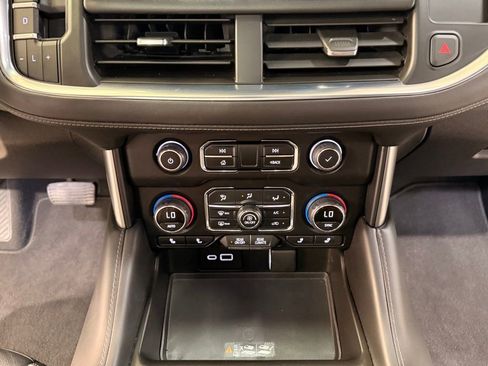 Used 2022 Chevrolet Tahoe Z71 AWD/4WD image 25