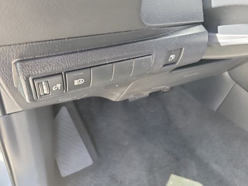Used 2026 Toyota Corolla LE FWD image 24