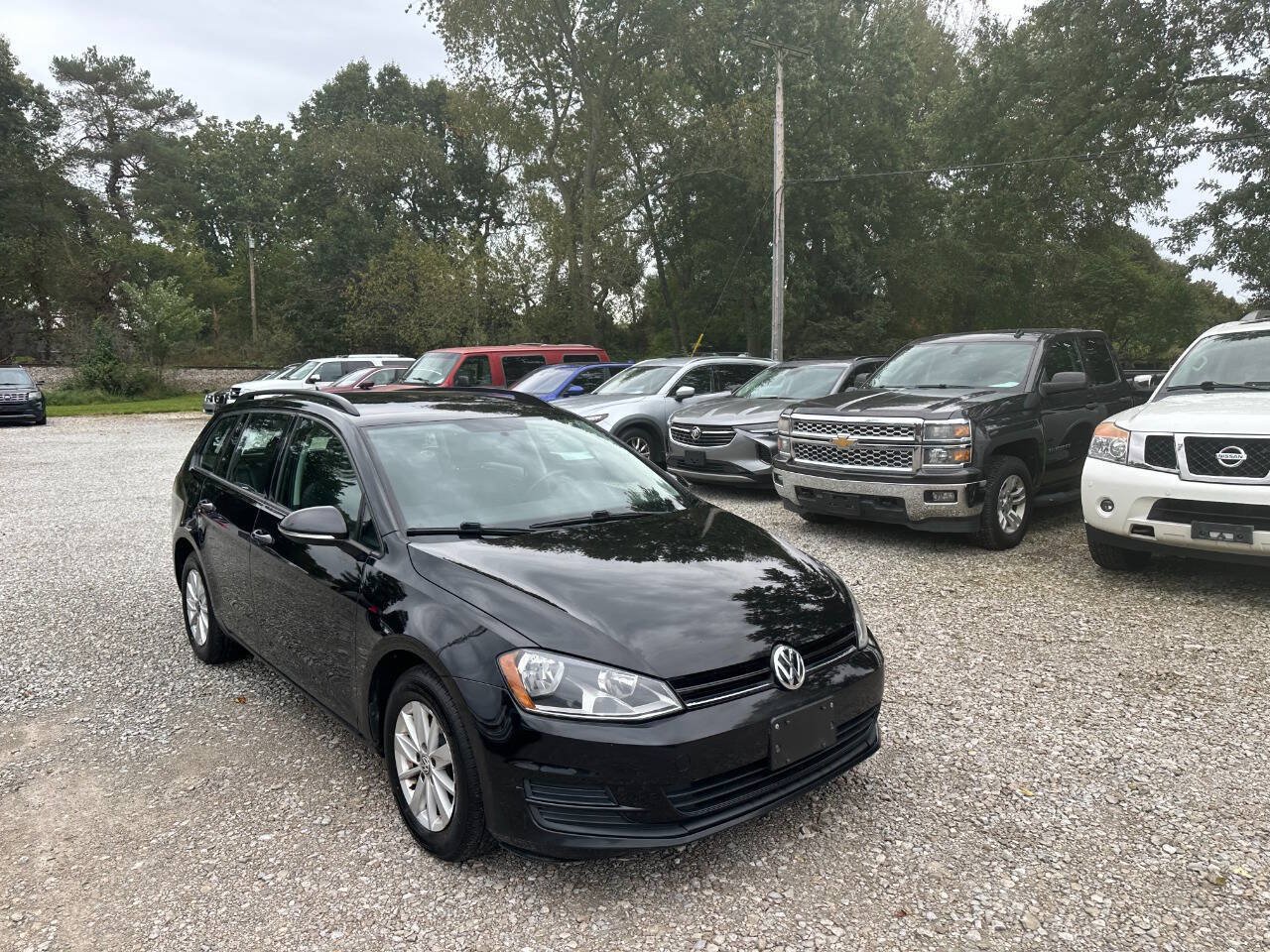 Used 2015 Volkswagen Golf S FWD image 2