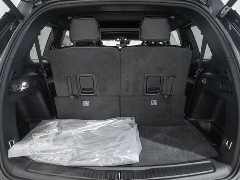 New 2025 Jeep Grand Cherokee L Altitude image 9