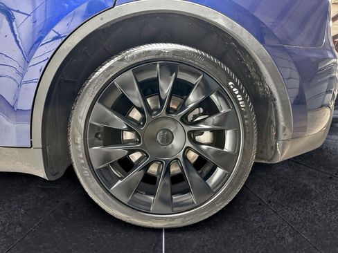 Used 2024 Tesla Model Y Long Range image 31