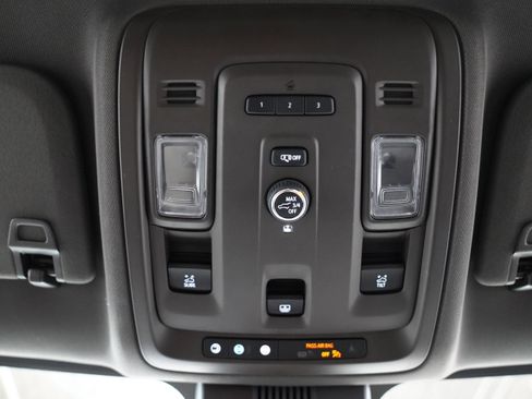 Used 2023 GMC Yukon SLT image 33