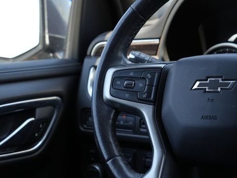Used 2021 Chevrolet Suburban Z71 w/ Z71 Off-Road Package AWD/4WD image 21