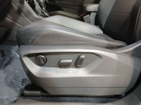 Used 2018 Volkswagen Tiguan SE w/ Panoramic Sunroof Package image 14