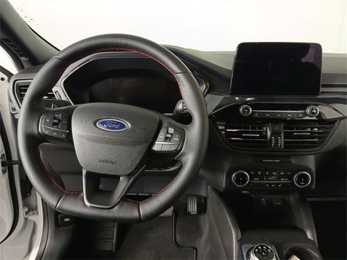 Used 2025 Ford Escape ST-Line Select image 9