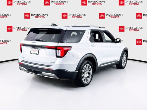 Used 2025 Ford Explorer Platinum AWD/4WD image 5