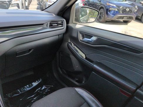 Used 2025 Ford Escape ST-Line FWD image 16