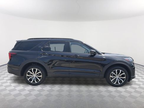 Used 2025 Ford Explorer ST-Line AWD/4WD image 17