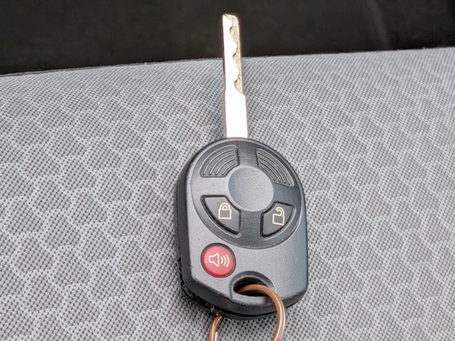 Used 2017 Ford Escape SE FWD image 29