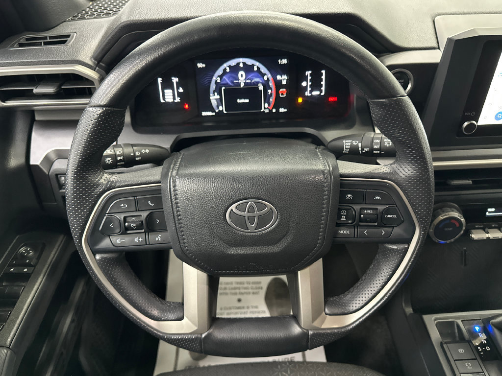 Used 2025 Toyota 4Runner SR5 AWD/4WD image 23