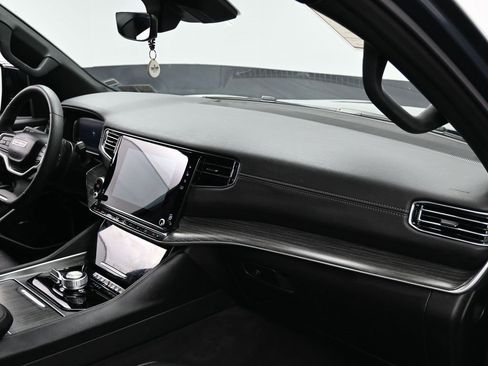 Used 2024 Jeep Wagoneer Series II w/ Flexible Seating Group image 34