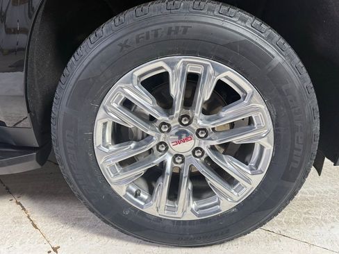 Used 2024 GMC Yukon SLT image 9