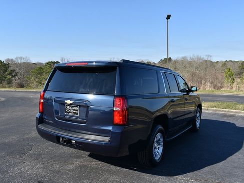 Used 2018 Chevrolet Suburban LT image 3
