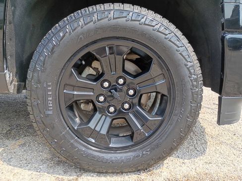 Used 2015 Chevrolet Silverado 1500 LTZ Z71 w/ Midnight Edition AWD/4WD image 23
