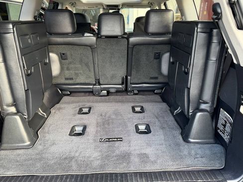 Used 2017 Lexus LX 570 4WD w/ Luxury Package image 94