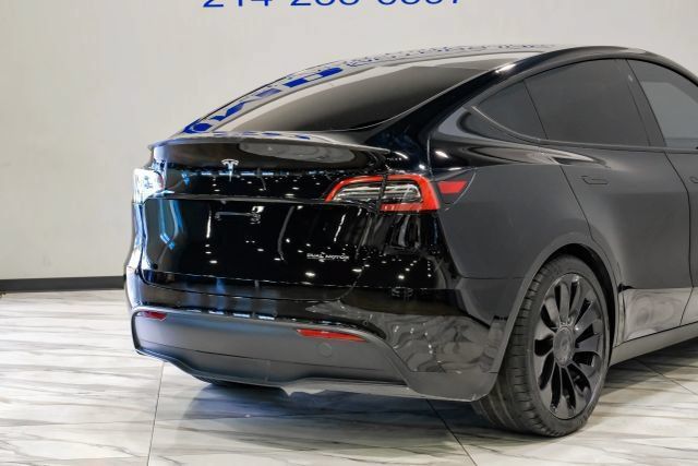 Used 2022 Tesla Model Y Performance AWD/4WD image 11