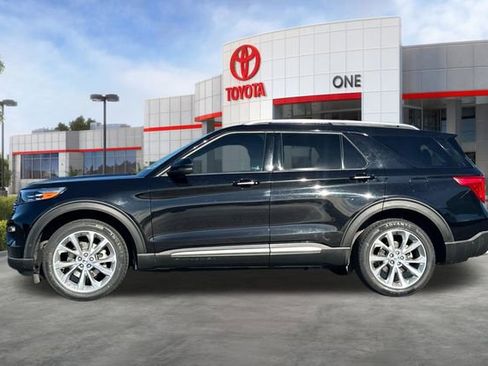 Used 2022 Ford Explorer Platinum w/ Equipment Group 601A image 8