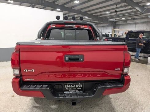 Used 2022 Toyota Tacoma SR image 2