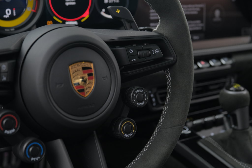 Used 2025 Porsche 911 GT3 RS RWD image 36