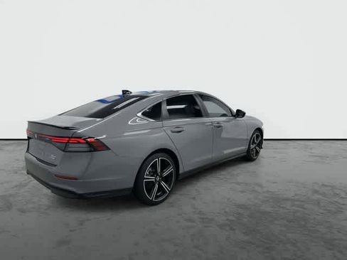 Used 2025 Honda Accord Sport image 4