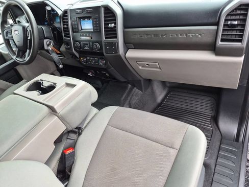 Used 2021 Ford F250 XL w/ Power Equipment Group RWD image 19