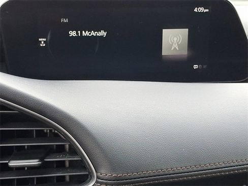 Used 2023 MAZDA MAZDA3 s image 13