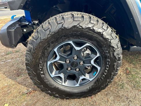 Used 2022 Jeep Wrangler Unlimited Rubicon 4xe w/ Cold Weather Group image 8