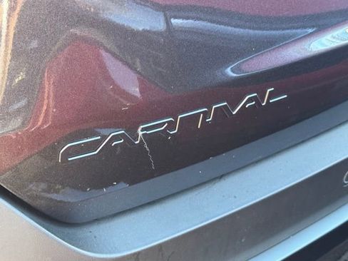 Certified 2025 Kia Carnival SX Prestige FWD image 3