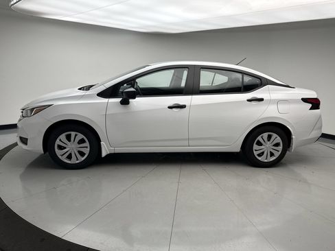 Used 2024 Nissan Versa S FWD image 2