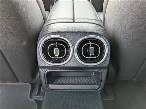 Used 2023 Mercedes-Benz C 300 Sedan image 19