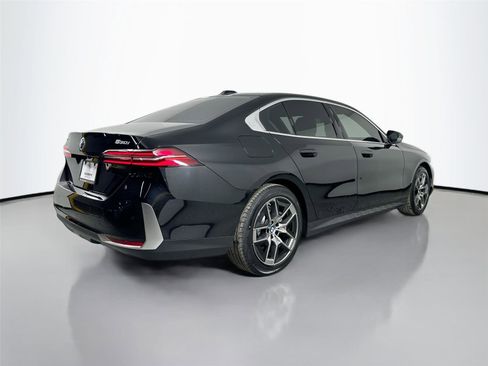 New 2026 BMW 530i xDrive w/ Premium Package AWD/4WD image 5