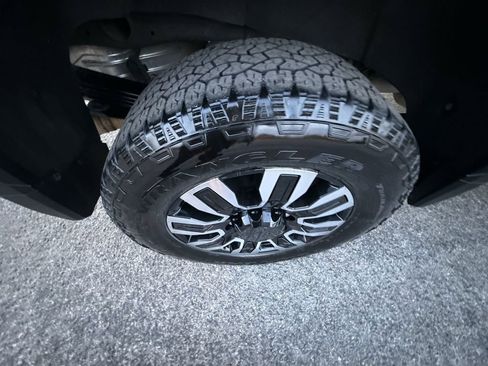 Used 2024 GMC Sierra 2500 Denali Ultimate image 10