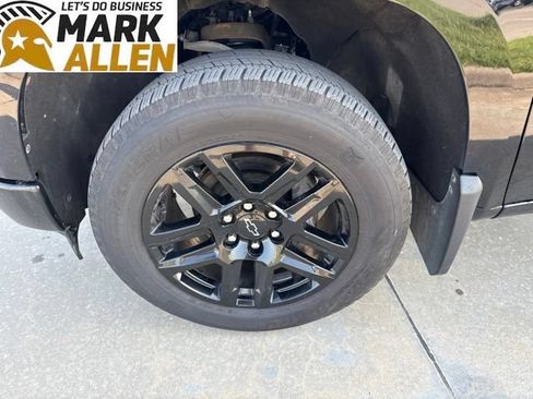 Used 2024 Chevrolet Silverado 1500 Custom AWD/4WD image 7
