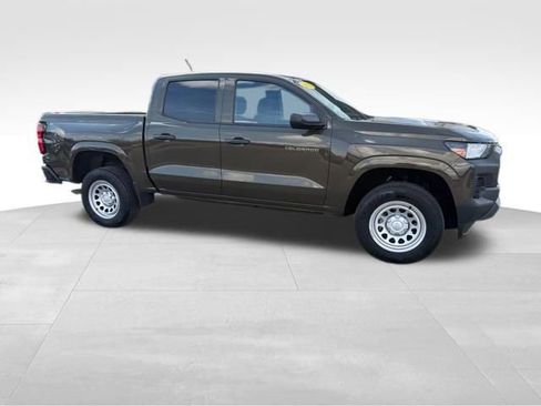 Used 2023 Chevrolet Colorado W/T image 16