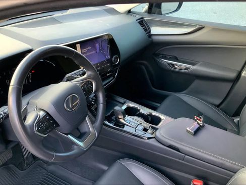 Used 2025 Lexus NX 250 FWD w/ Accessory Package (2T) image 16