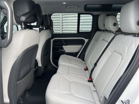 New 2026 Land Rover Defender 110 X-Dynamic SE AWD/4WD image 8