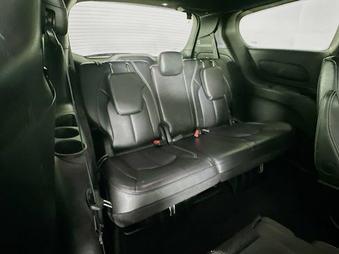 Used 2025 Chrysler Pacifica Select FWD image 35