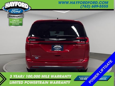 Used 2025 Chrysler Pacifica Select FWD image 4