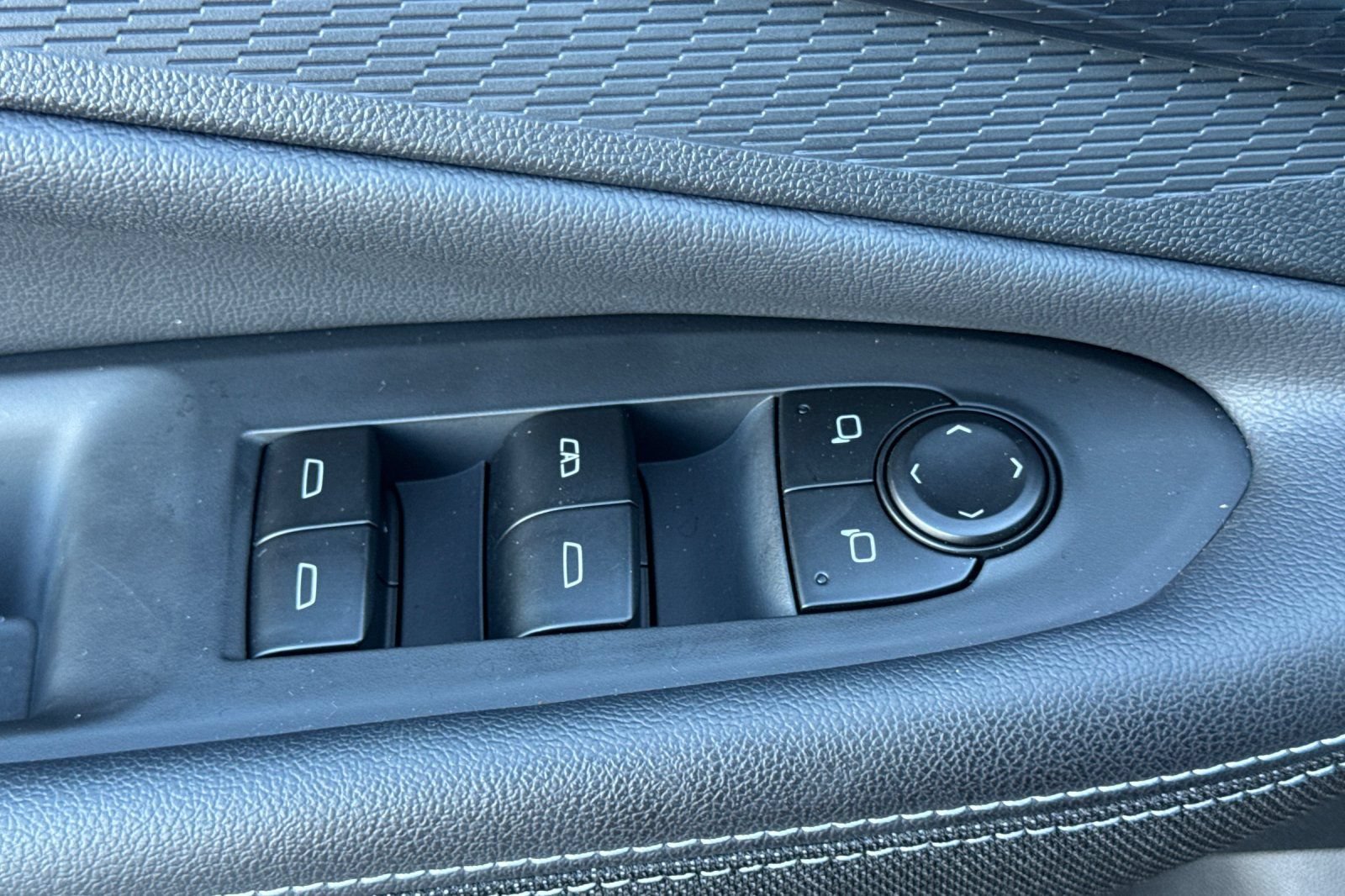 Used 2026 Chevrolet Blazer EV LT FWD image 13
